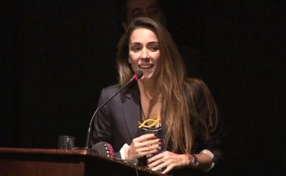 Gülşen Bubikoğlu'nun Kızı Zeynep, Başarılarıyla Parmak Isırtıyorr..