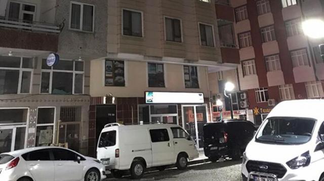 Gece yarısı sır olay! Karı - koca evlerinde silahla vurulmuş halde ö-l-ü bulundu