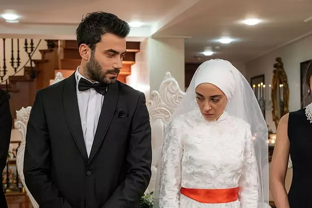 Kızılcık Şerbeti Dizi Sahnesi