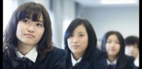 Japonya’da kız öğrenciler